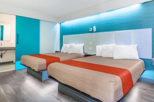 Solo Motel Broadway in Los Angeles, USA