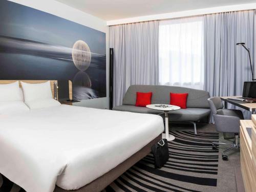 Novotel Limoges Le Lac - Hotel - Limoges