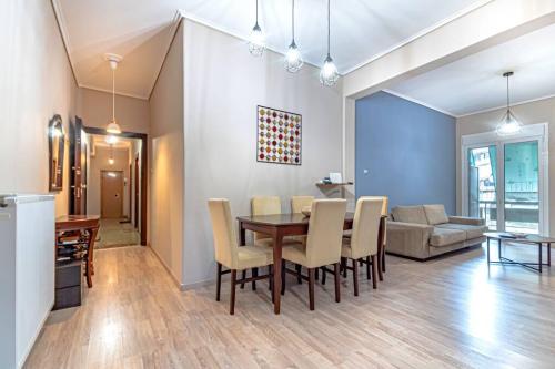 A 2 bedroom luxurious experience in Pagrati, Atene (foto 10)