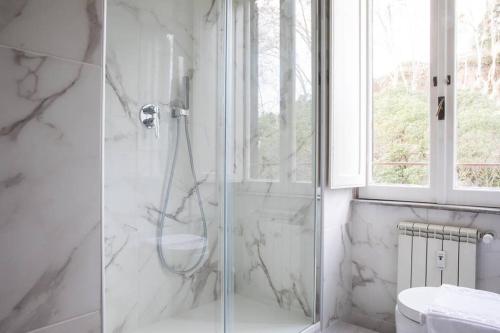 Silver Luxury Jacuzzi Suite Trastevere, Roma (foto 9)