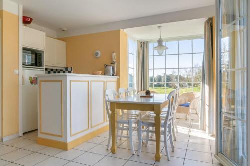 3 bedrooms, 6 beds