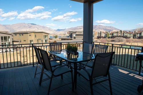 Gorgeous Decor with Private Hot Tub EW23 photo 4