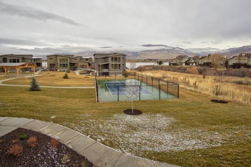 Huntsville Utah Townhome near Snowbasin Ski Resort EW 28 - image 3