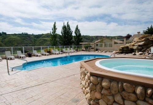 Paradise Canyon Golf Resort, Luxury Condo M409