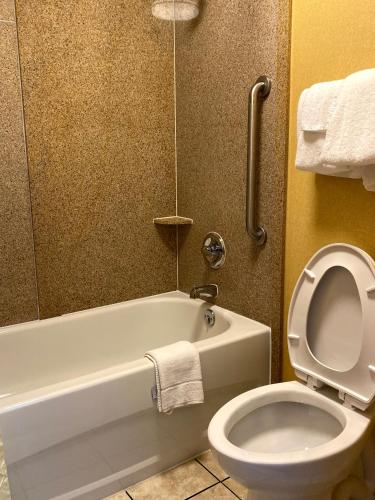 Deluxe Inn - Fayetteville - main image