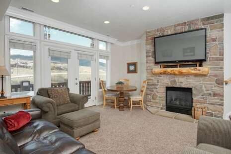2 Bedroom Condo Vacation Rental in Huntsville, Utah, LS 18 photo 2