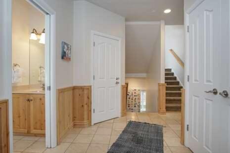 Luxury 4 Bedroom Condo in Huntsville Utah near Pineview Reservoir - image 5