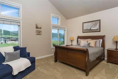 Beautiful Huntsville Vacation Rental 10 Mins from Snowbasin LS 40 - image 4