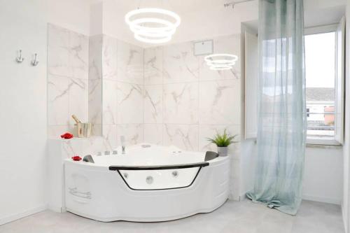 Panoramic Suite with Jacuzzi in Trastevere - image 2