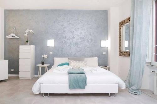 Panoramic Suite with Jacuzzi in Trastevere - image 12