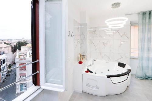Panoramic Suite with Jacuzzi in Trastevere - image 4