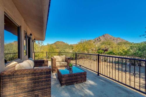 Estate Resort Style Oasis 6BDRM, 5.5 Bath Heated Pool with Misters in North Phoenix