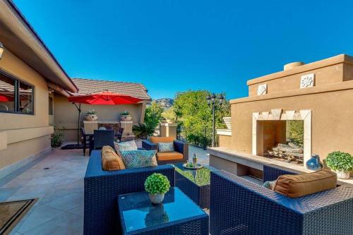 Estate Resort Style Oasis 6BDRM, 5.5 Bath Heated Pool with Misters in North Phoenix