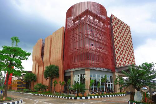 搜索苏巴迪奥机场附近的酒店