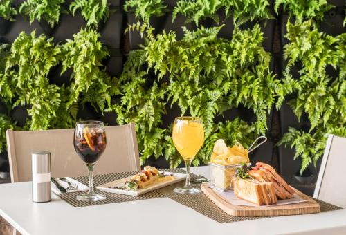 Ilunion Alcalá Norte - image 11