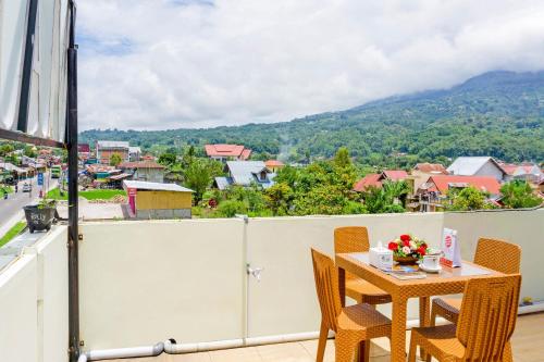 Balcony/terrace, OYO 2199 Mandiri Guest House in Bukittinggi