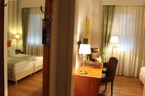 Hotel Savoy Hannover - image 3