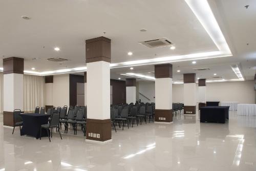 Master Porto Alegre Hotel - Av Carlos Gomes, Próximo ao Consulado Americano - 회의실/연회장