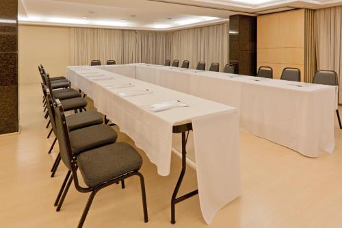 Master Porto Alegre Hotel - Av Carlos Gomes, Próximo ao Consulado Americano - 회의실/연회장