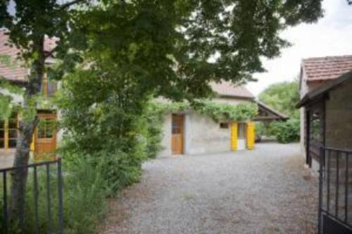 Vrijstaande fermette + 2.5 hc eigen terrein Vitray gîte à louer Meaulne-Vitray