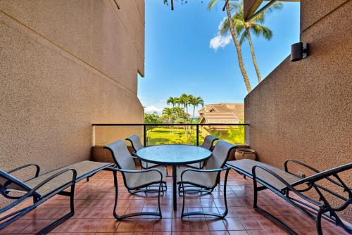 Resort Townhome with Pool and AC - Walk to Pohaku Beach