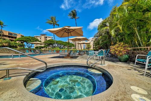 Resort Townhome with Pool and AC - Walk to Pohaku Beach