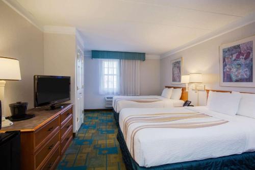 2 double beds