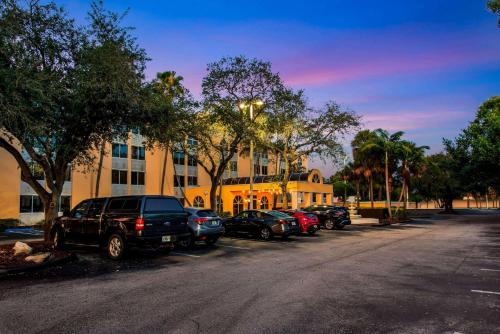 La Quinta Inn & Suites by Wyndham Fort Lauderdale Tamarac image 40
