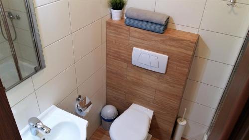 Double Room with Balcony image 4