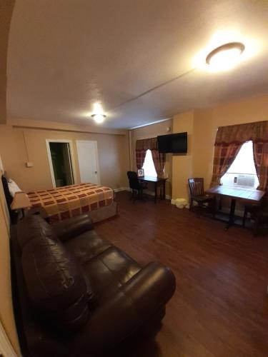 Tioga Extended Stay Hotel - image 2