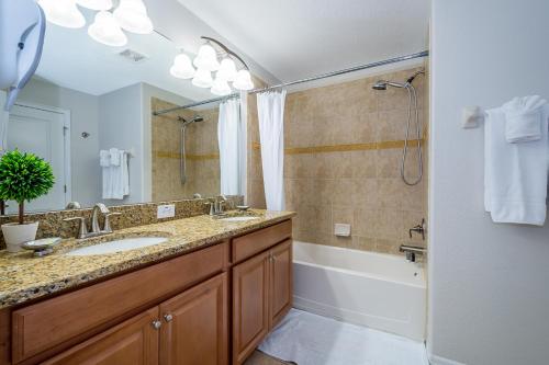 (JC4790) Storey Lake Home 4/3 Private Pool Lake & Free Waterpark - image 6