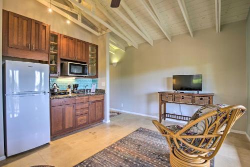 Stylish Home Less Than 2 Miles to Magic Sands Beach! - image 3