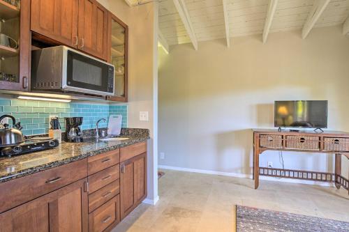 Stylish Home Less Than 2 Miles to Magic Sands Beach! - image 6