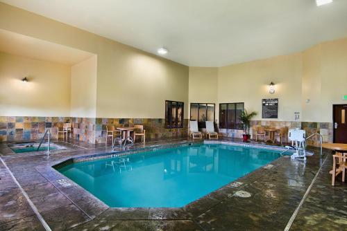 Oxford Suites Pendleton - main image