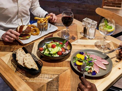 Novotel Wolverhampton City Centre - image 4