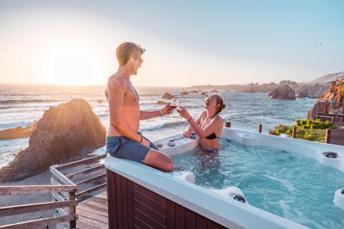 Unterkunft von außen, Seamist Beach Cottage, Private Beach & Ocean views in Novato (CA)