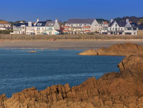 Cobo Bay Hotel & The Beach Terrace