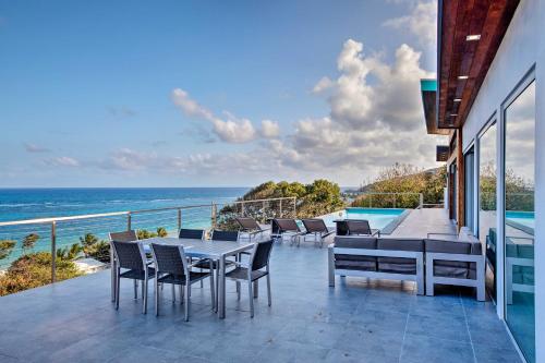 Luxury St Croix Home with Oceanfront Pool and Views in Slob