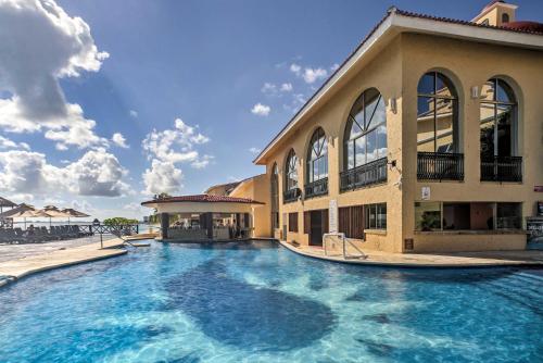 Private Balcony w/ Views: Oceanfront Cancun Condo!, Cancún (fotografie 2)