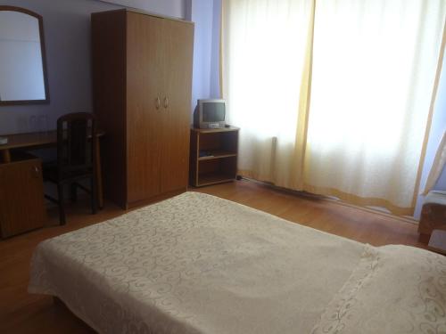 Paradise Hotel