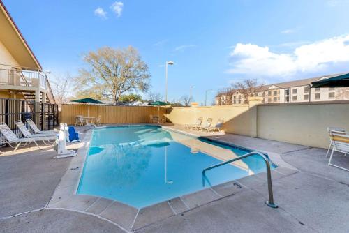 La Quinta Inn by Wyndham Bossier City - image 7