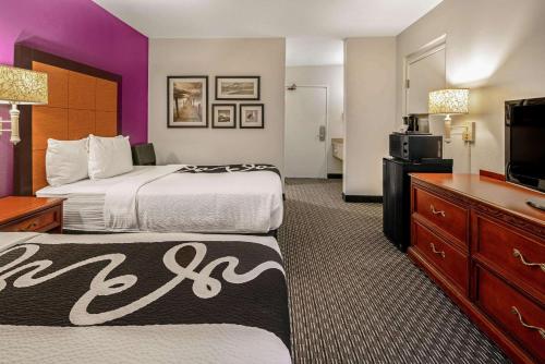 拉昆塔酒店，那不勒斯东 - I-75