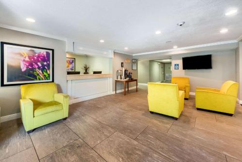 Lobby, La Quinta Inn by Wyndham Fl. Lauderdale Tamarac East in Lauderdale Lakes
