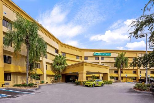 Facilities, La Quinta Inn & Suites by Wyndham Miami Airport East in Miami (FL)