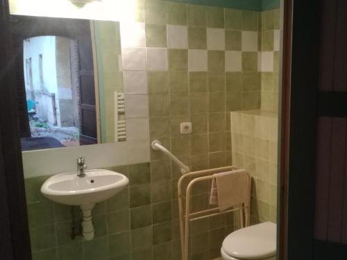 4 bedrooms, 6 beds