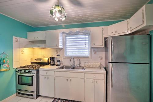 St Croix Home with Caribbean Views - 1 Mi to Beach in Κλαίρμοντ