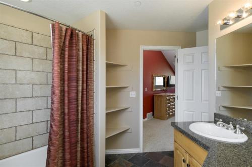 2 Bedroom Condo Sleeps 7 - Eden Utah Vacation Rentals near Powder Mountain 802 - image 3