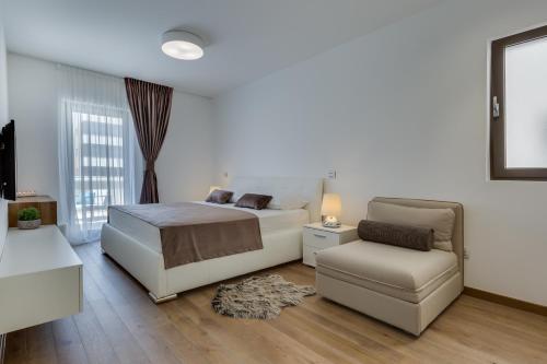 Shell Luxury Residences with Pool and Whirlpool - image 9