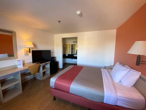 1 queen bed