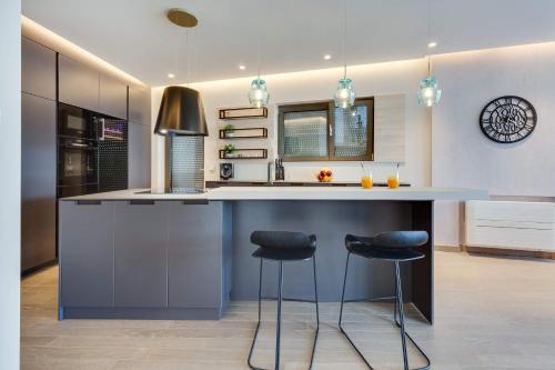 Shell Luxury Residences with Pool and Whirlpool - image 14